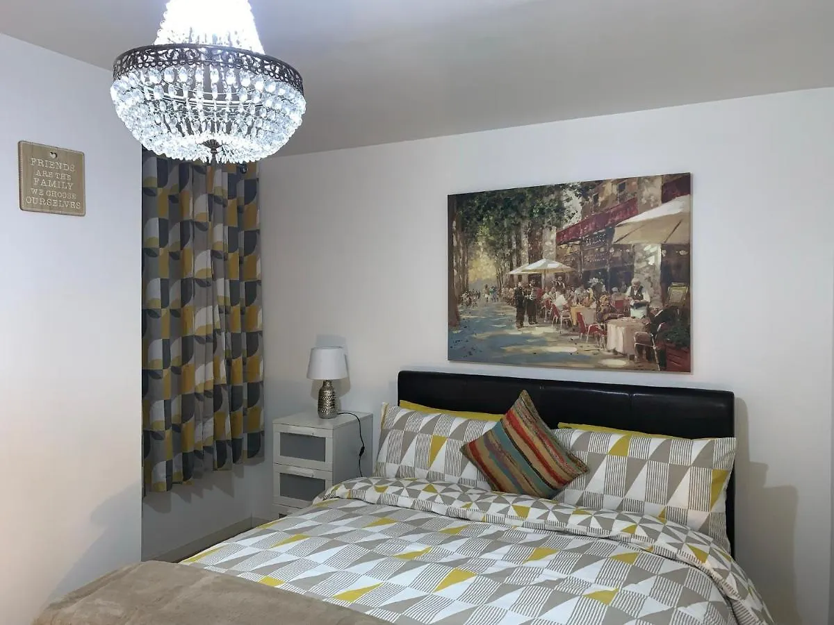 Holland Drive 2 Bedroom Flat Aberdeen 0*,